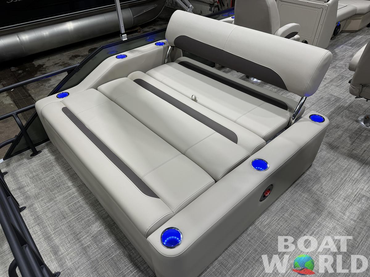 2026 Bentley Pontoons Legacy 220 Swingback