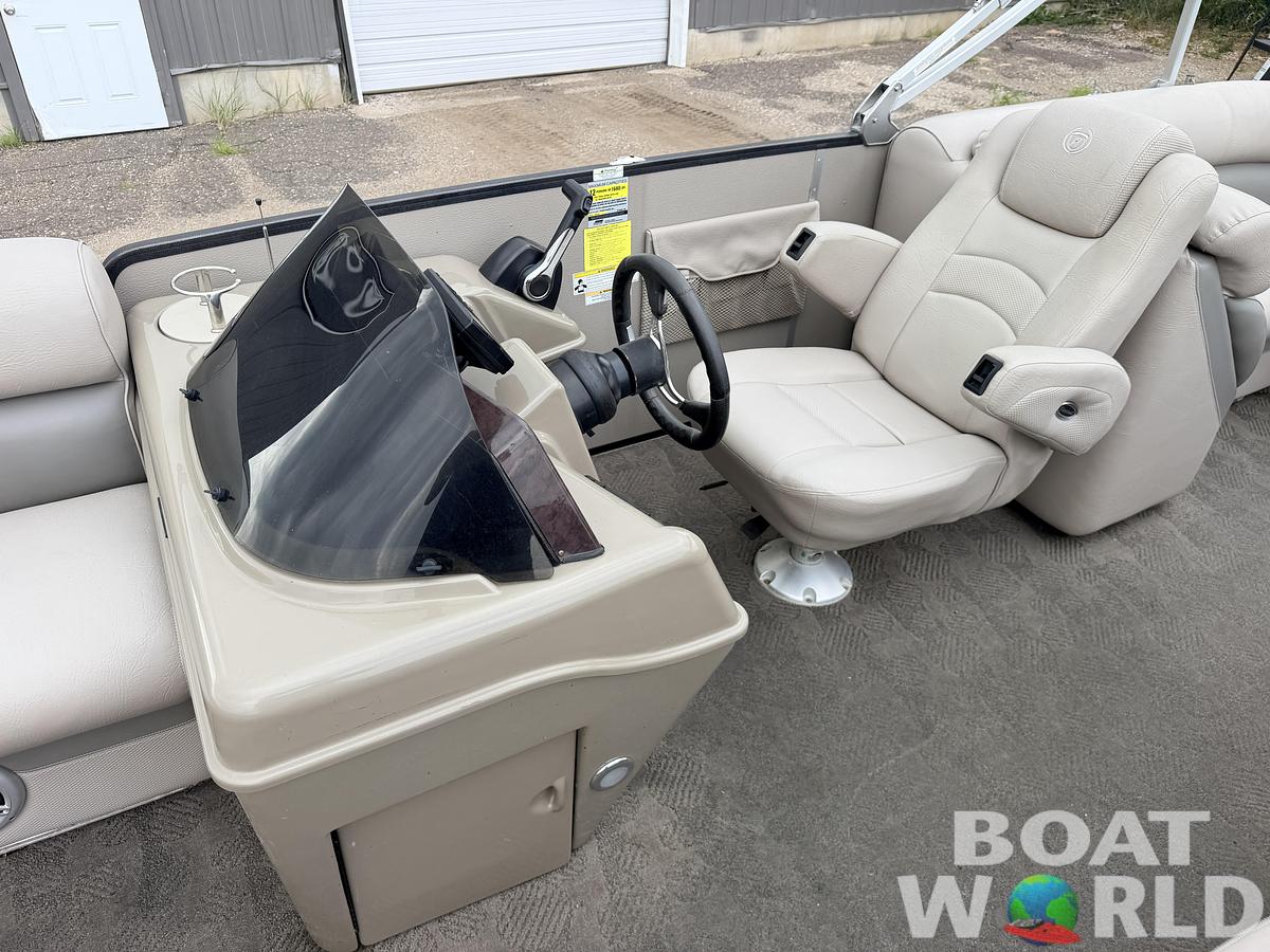 Used 2012 Premier 225 Solaris & 50HP Yamaha 4Stroke -$19,995