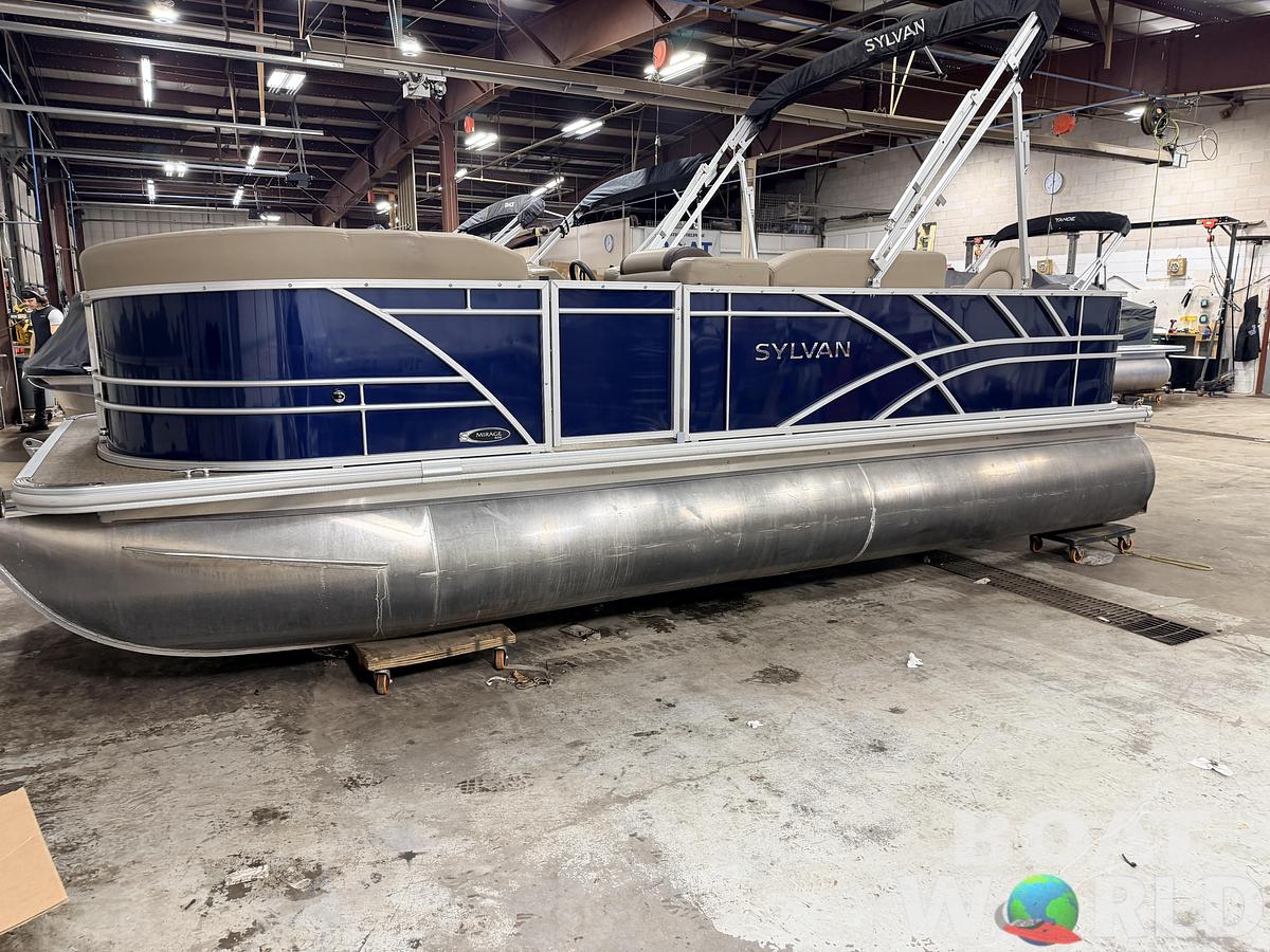 Used 2022 Sylvan  Mirage 820 Fish & Cruise