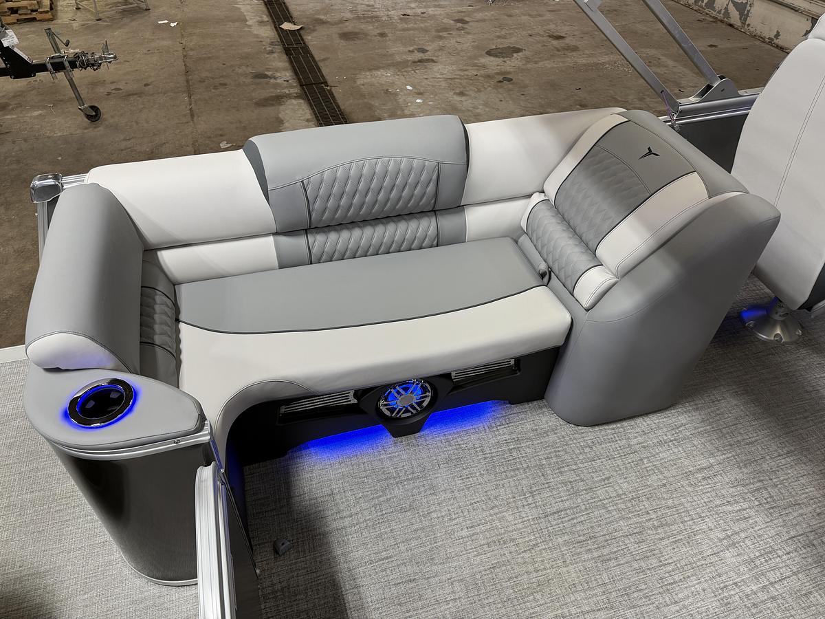 2025 Tahoe Pontoons Cascade 2385 Quad Lounge Tritoon & 225HP 4-Stroke