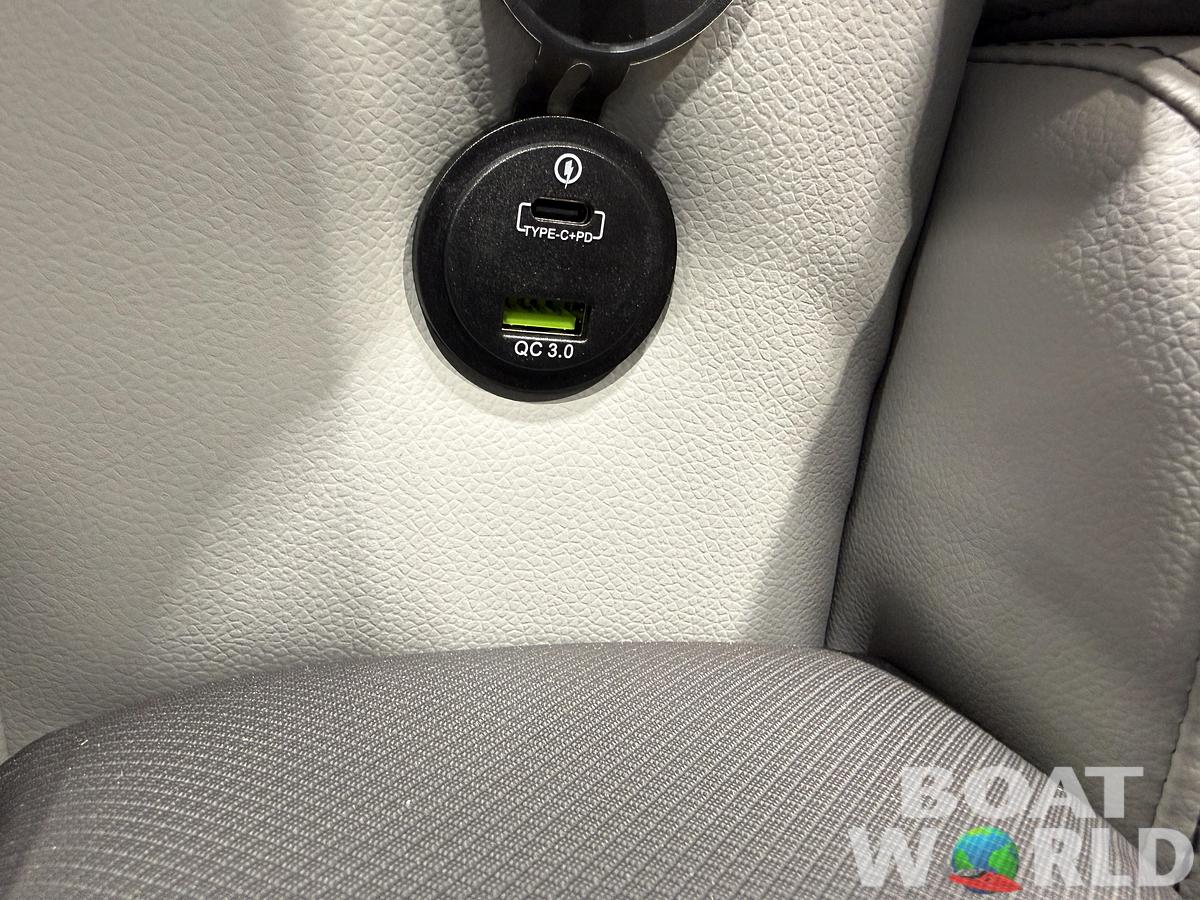 2026 Tahoe Pontoons Sport 2385 Swingback (VRB) Tritoon 