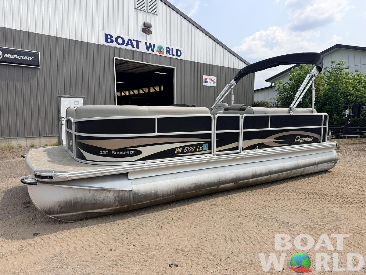 Used 2016 Premier 220 SunSpree & 50HP Honda 4Stroke -$24,995