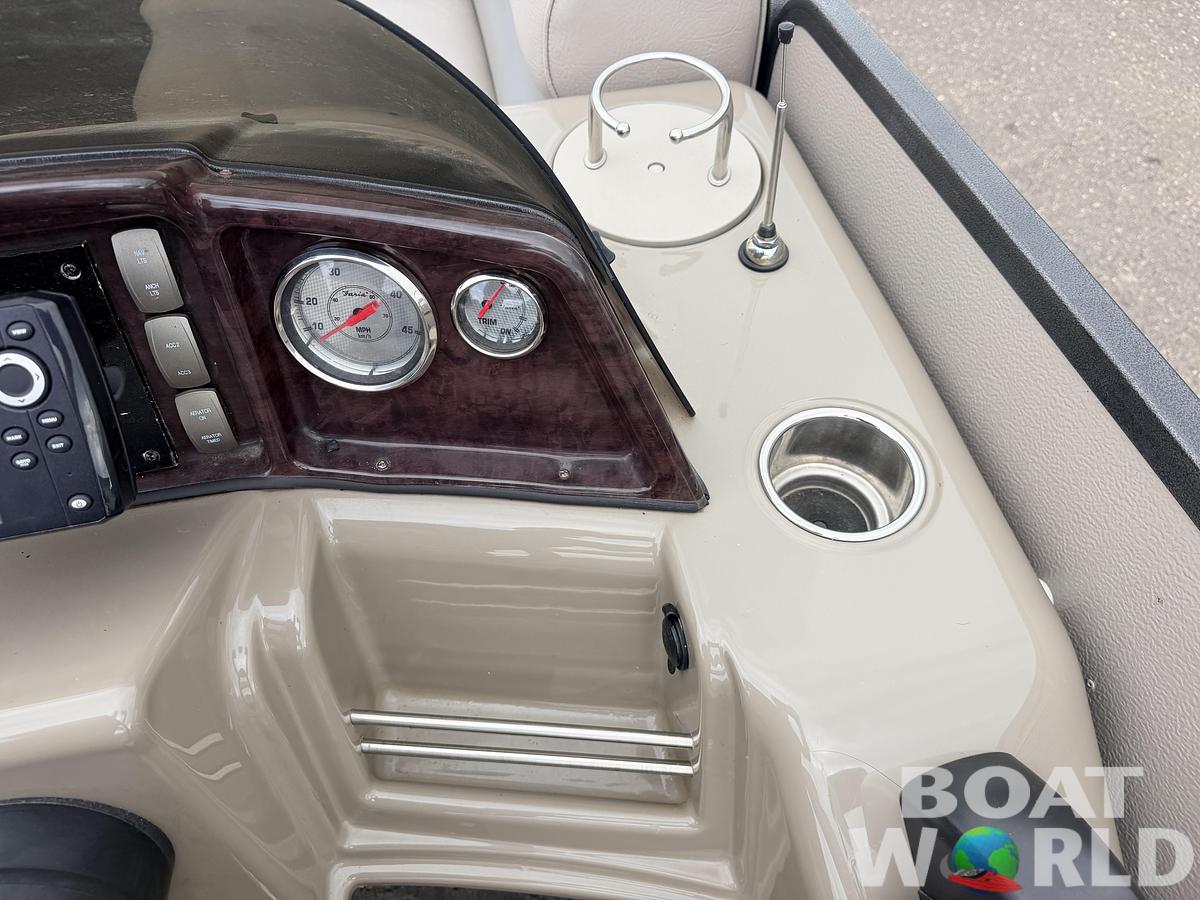 Used 2012 Premier 225 Solaris & 50HP Yamaha 4Stroke -$19,995