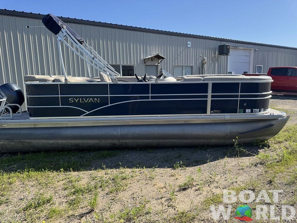 Used 2016 Sylvan 820 Cruise Pontoon