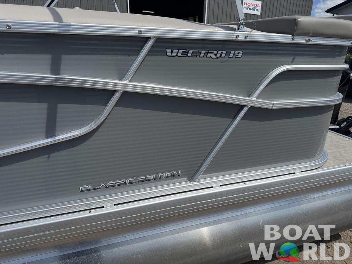 Used 2020 Princecraft Vectra 19 Pontoon