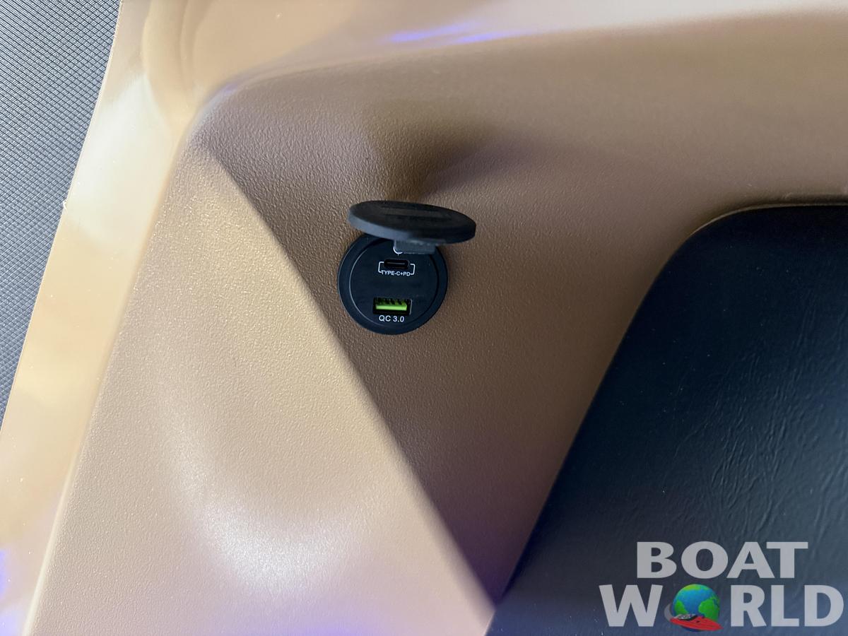 2026 Tahoe Pontoons LTZ 2385 (CRB) Cruise Rear Bench Tritoon 