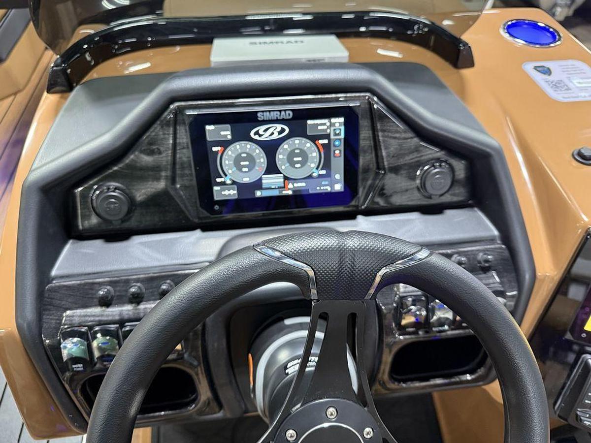 2025 Bentley Pontoons Elite 223 Swingback Tritoon & Honda 4-Stroke EFI