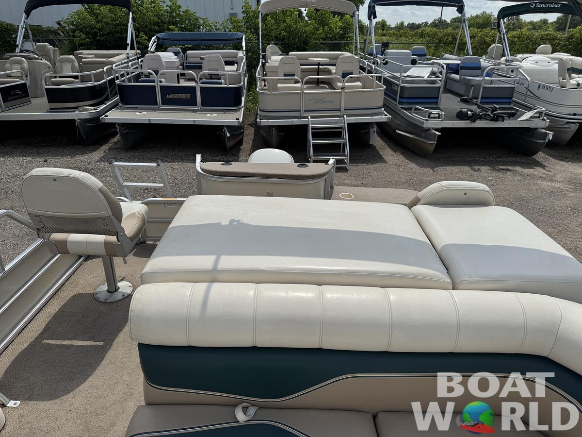 Used 2004 Sweetwater 2222 DF Pontoon WITH SEA LEGS