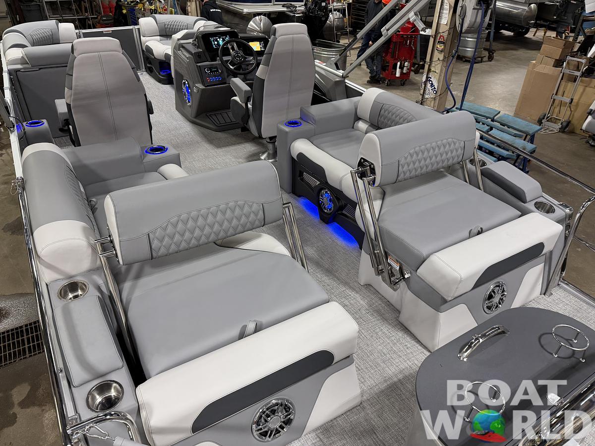 2025 Tahoe Pontoons Cascade 2385 Quad Lounge Shift SS Tritoon & Honda 4-Stroke EFI