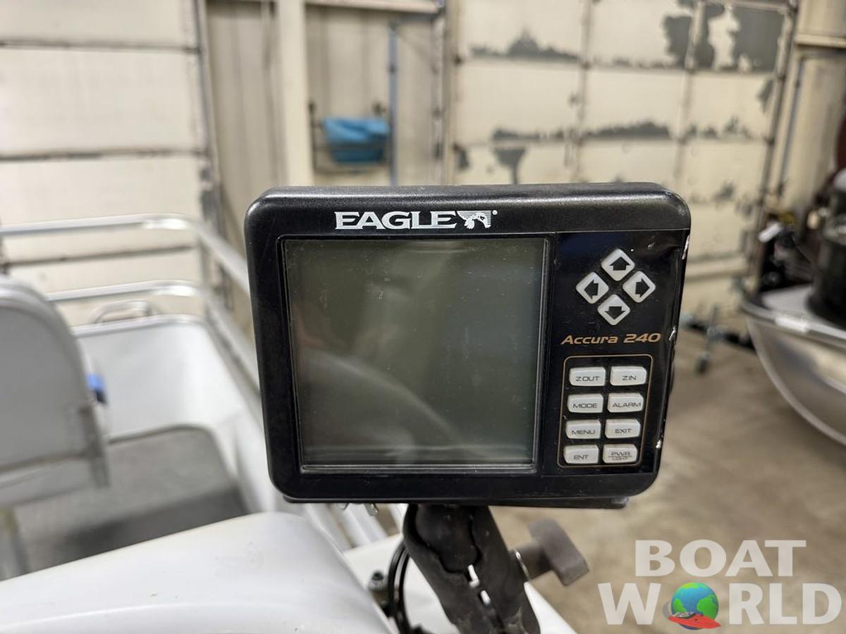 Used 2002 TMC 2200 FM Pontoon