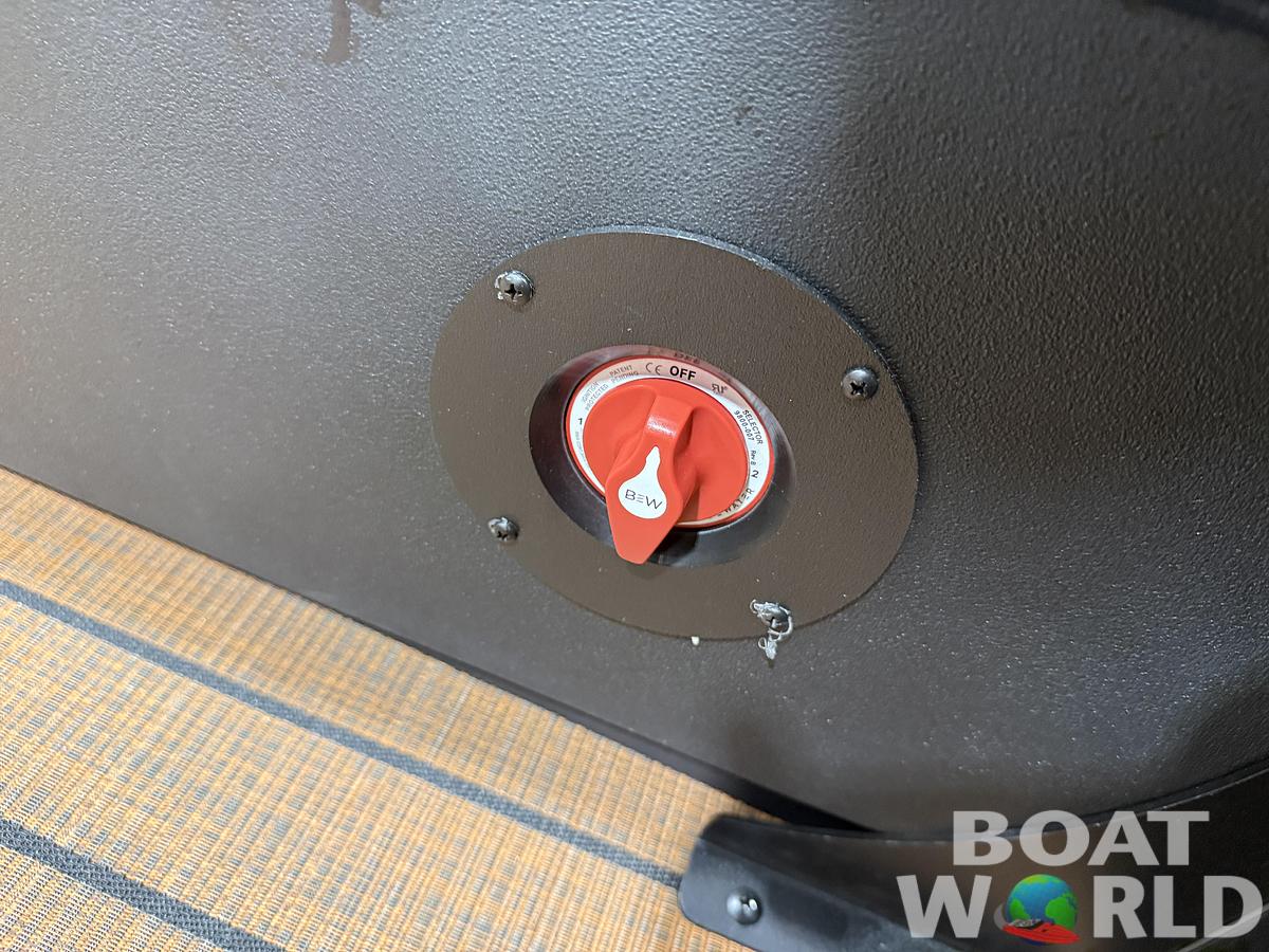 2026 Bentley Legacy 200 Navigator Quad Lounge $34995