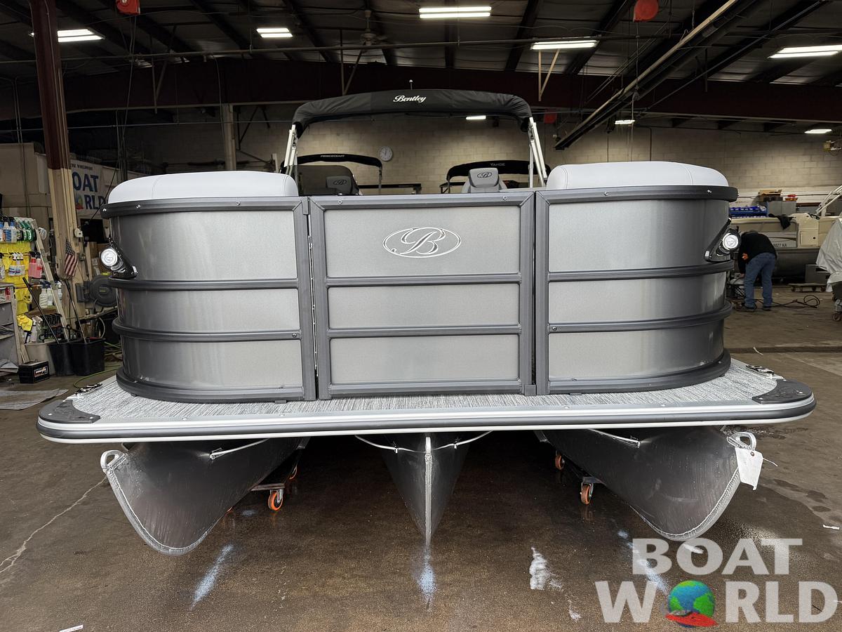 2026 Bentley Pontoons Legacy 223 Swingback Tritoon 