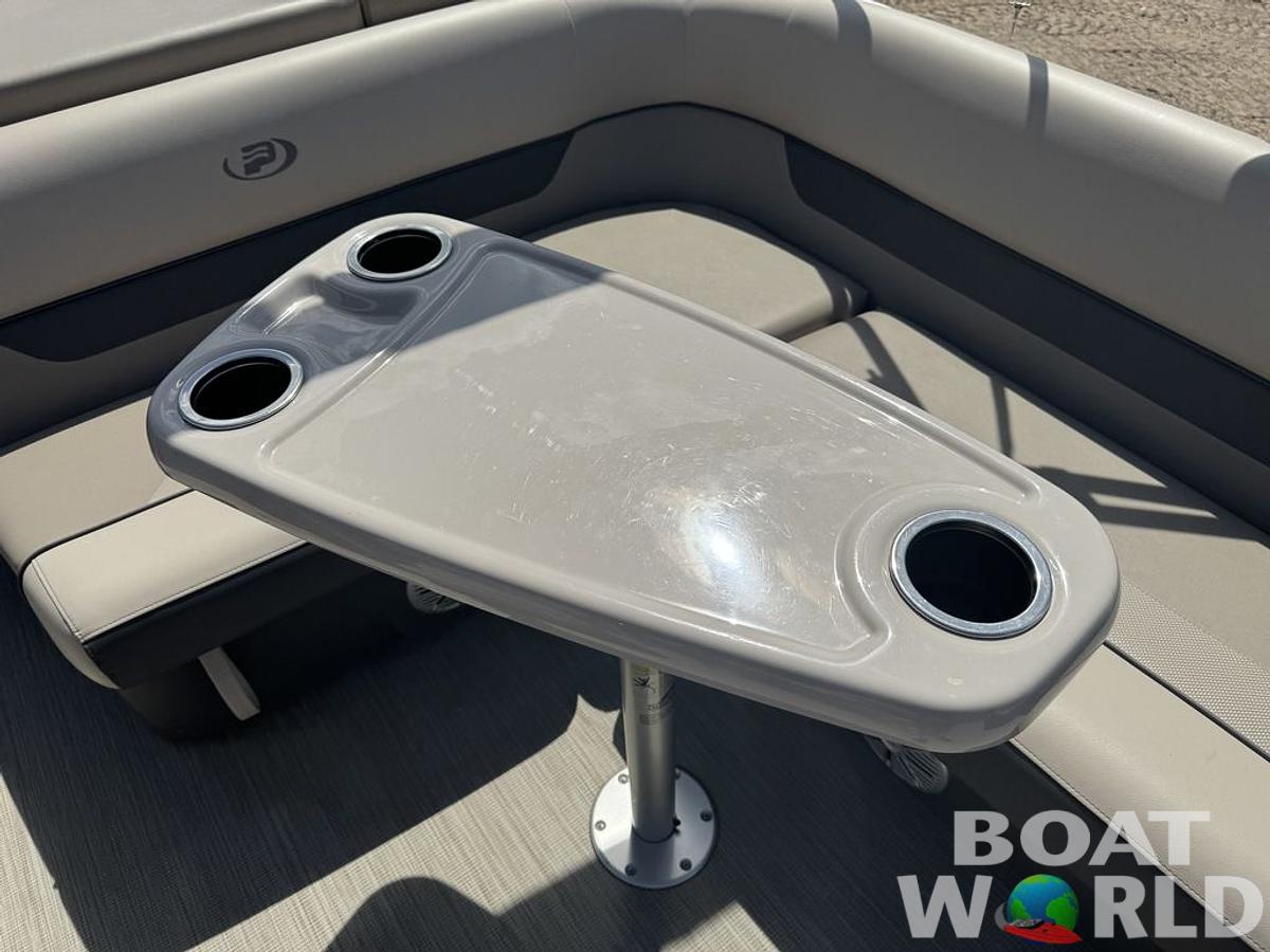 Used 2020 Princecraft Vectra 19 Pontoon