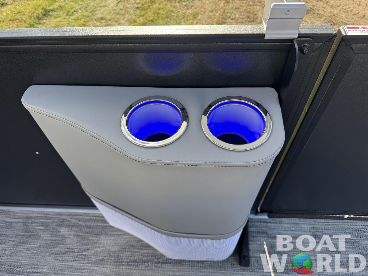 2026 Bentley Pontoons Forward Fish 220 Swingback