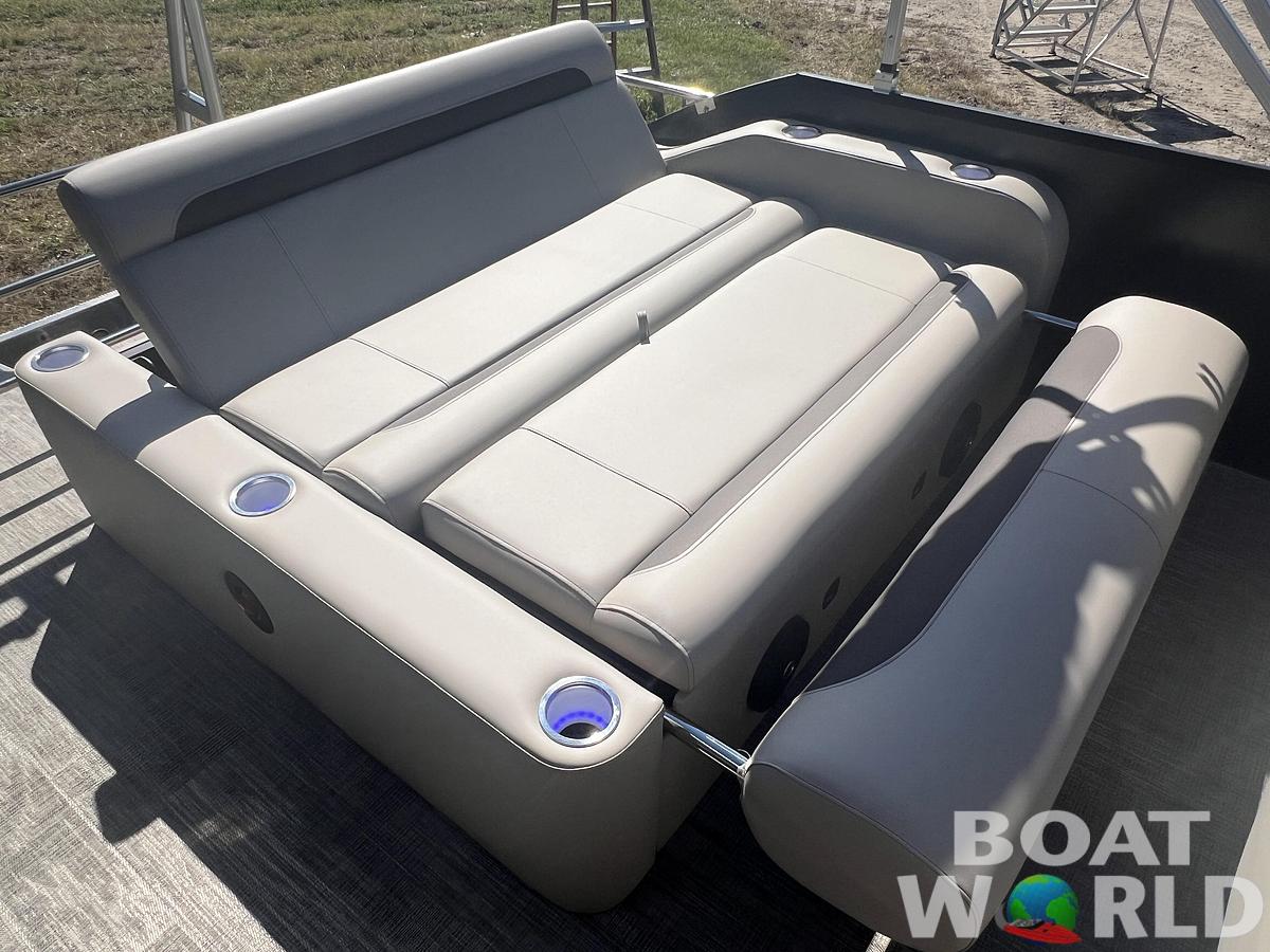 2026 Bentley Pontoons Legacy 223 Swingback Tritoon & Honda 4-Stroke EFI