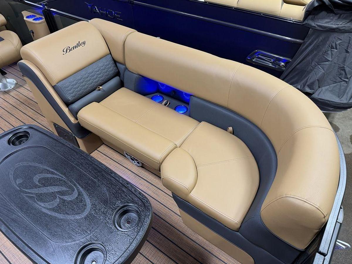 2025 Bentley Pontoons Elite 223 Swingback Tritoon & Honda 4-Stroke EFI