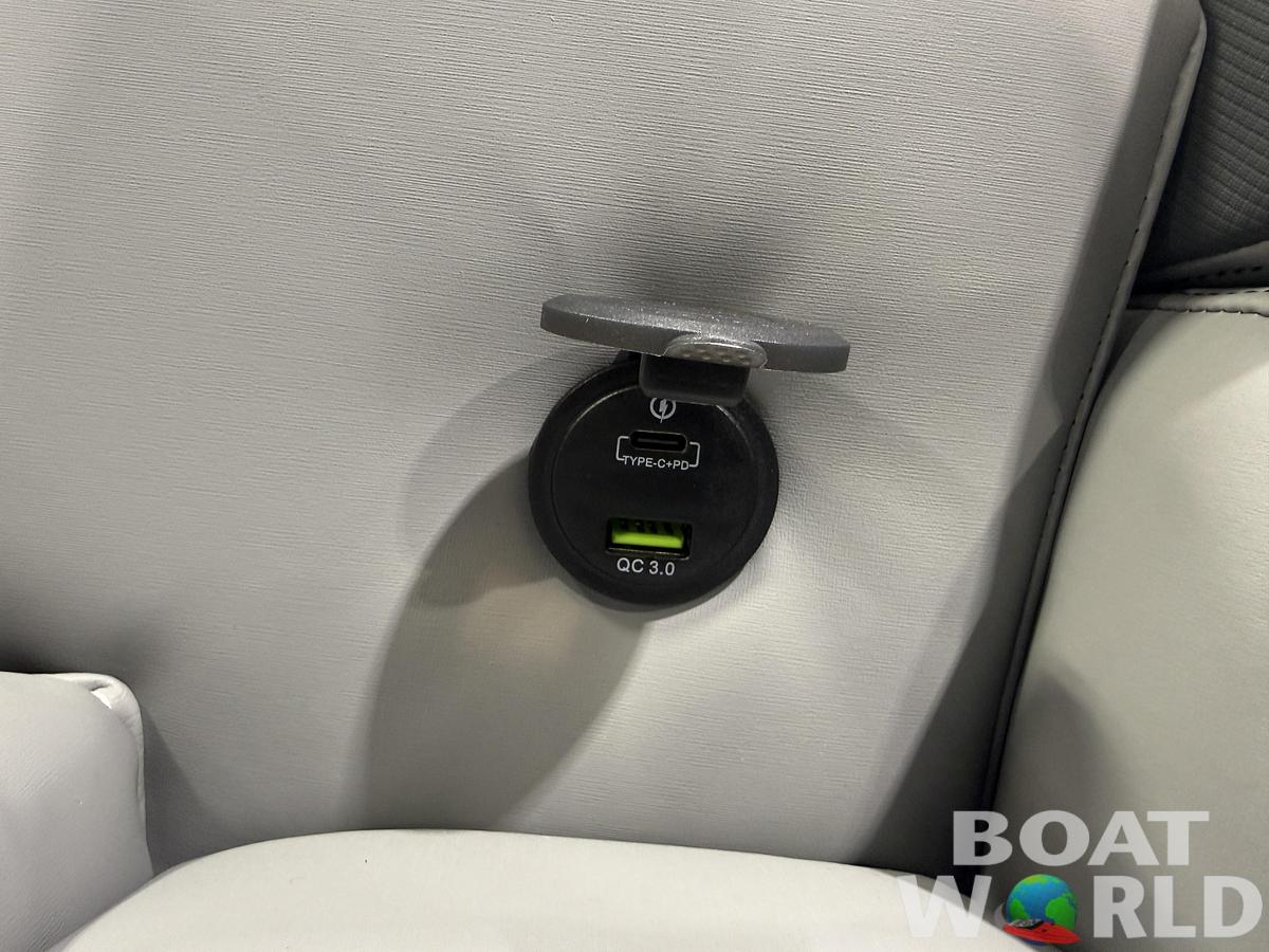 2026 Tahoe Pontoons LTZ 2385 Swingback (VRB) Tritoon 