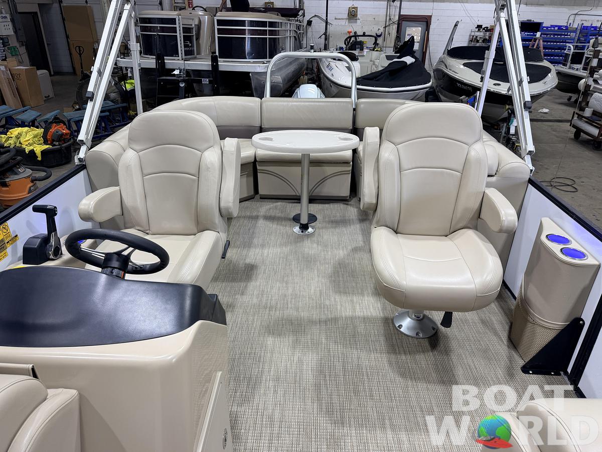 Used 2022 Bentley Pontoons Legacy 200 Navigator Quad Lounge & 100HP Honda 4Stroke -$34,995