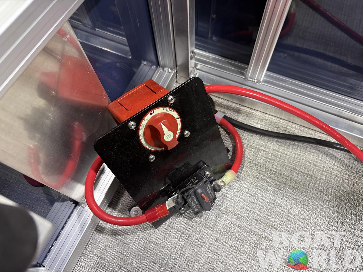 2026 Tahoe LTZ 2385 Swingback (VRB) Pontoon $38995