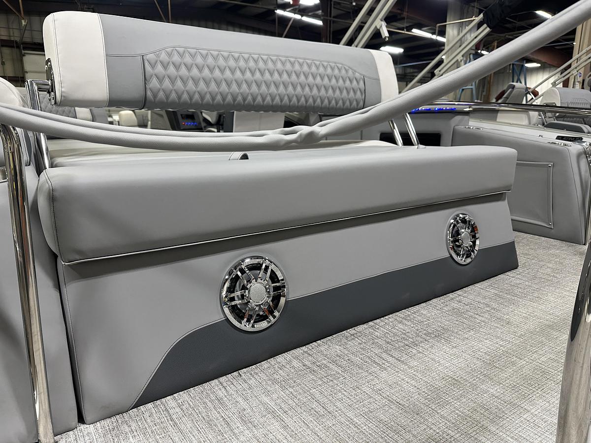 2025 Tahoe Pontoons Cascade 2385 Cruise Rear Bench Tritoon & Honda 225HP 4-Stroke EFI