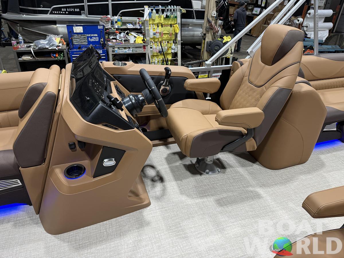 2027 Tahoe LTZ 2385 Quad Lounge & 4-Stroke $42995
