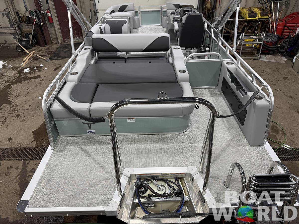 2026 Tahoe Sport VRB 2385 Swingback & 4-Stroke $34995