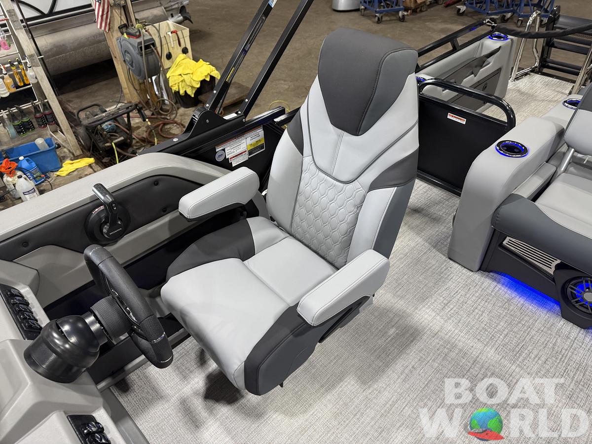 2027 Tahoe LTZ 300HP VRB 2585 Swingback Tritoon $69,995