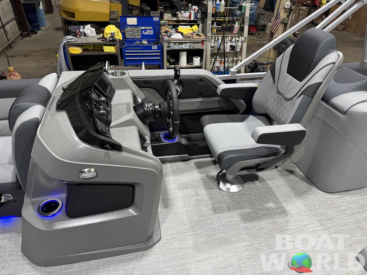 2026 Tahoe Pontoons LTZ 2385 Quad Lounge Tritoon