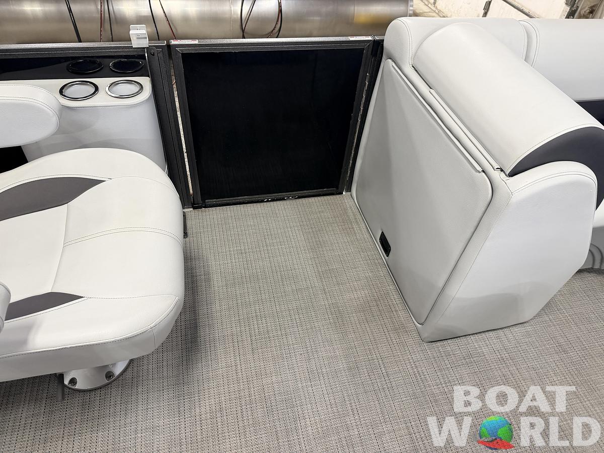 Used 2024 Bentley Legacy 223 150HP Navigator Tritoon - $47995