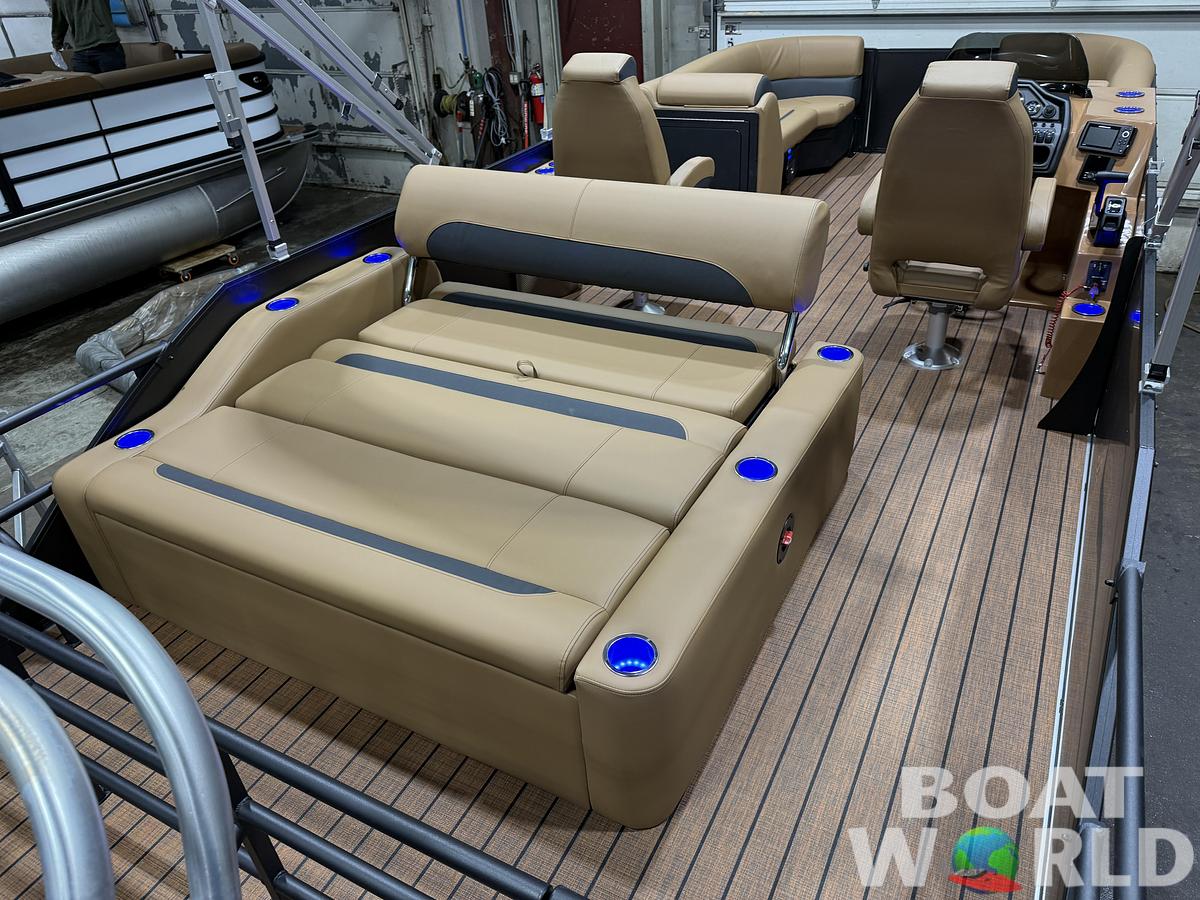 2026 Bentley Pontoons Legacy 220 Swingback 