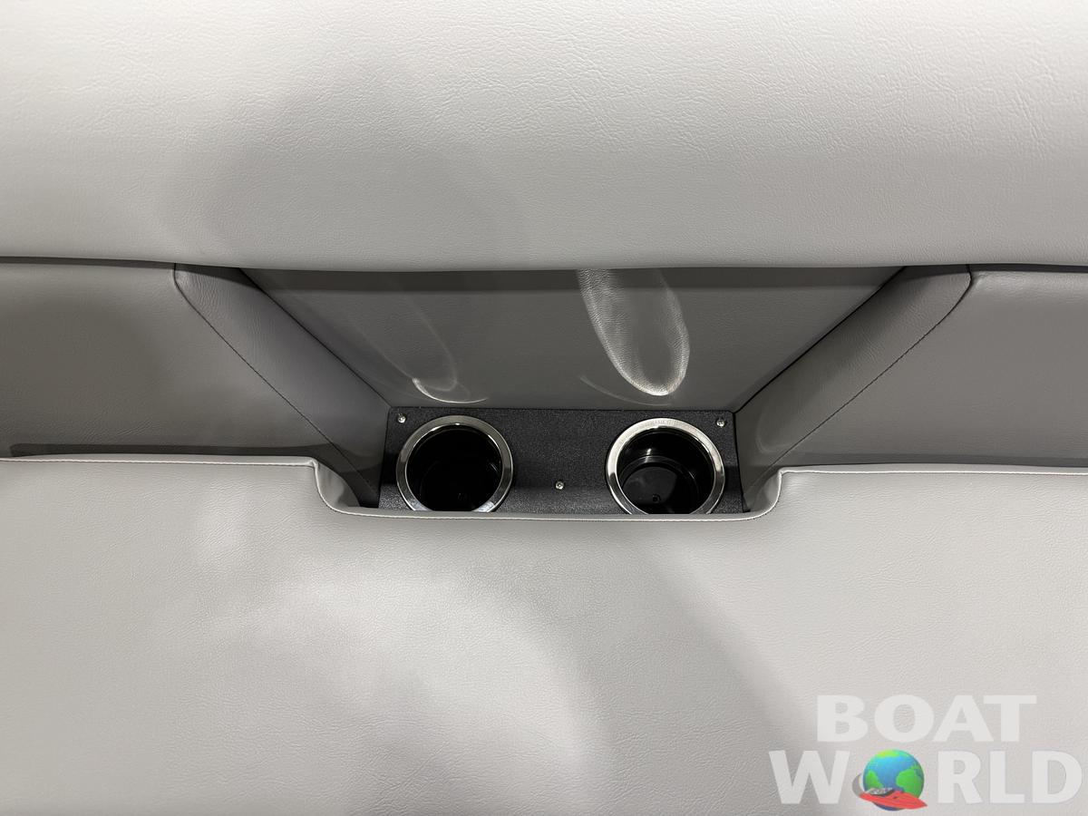 2026 Princecraft Vectra 23 RL Long Lounge Swingback Tritoon 