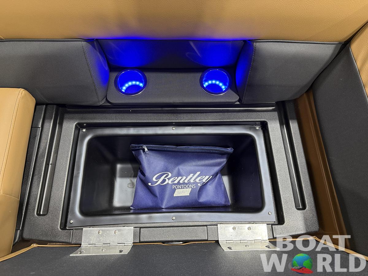 2026 Bentley Pontoons Legacy 223 Navigator DL Quad Lounge Tritoon 