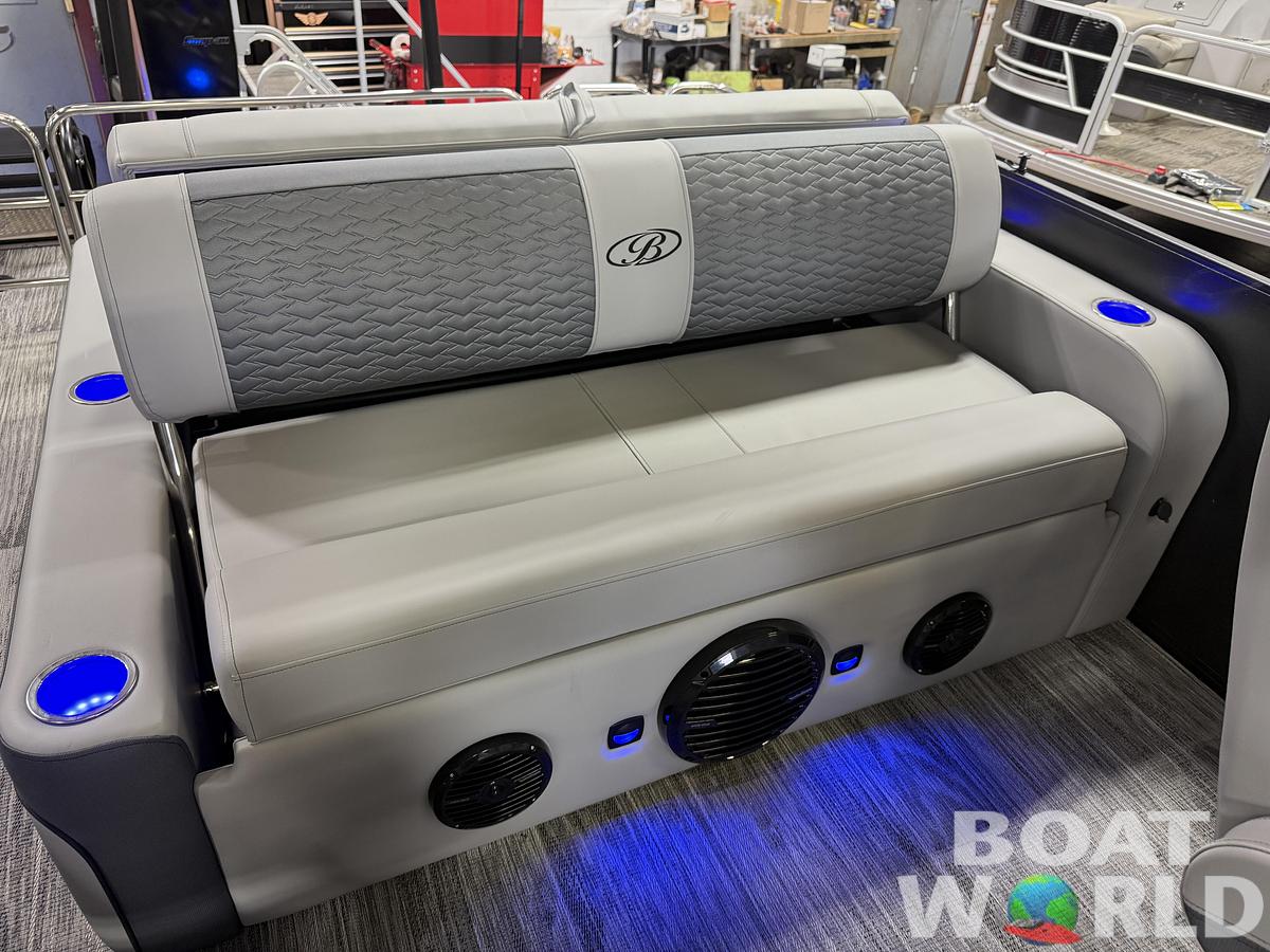 2026 Bentley Pontoons Elite 223 Swingback Tritoon