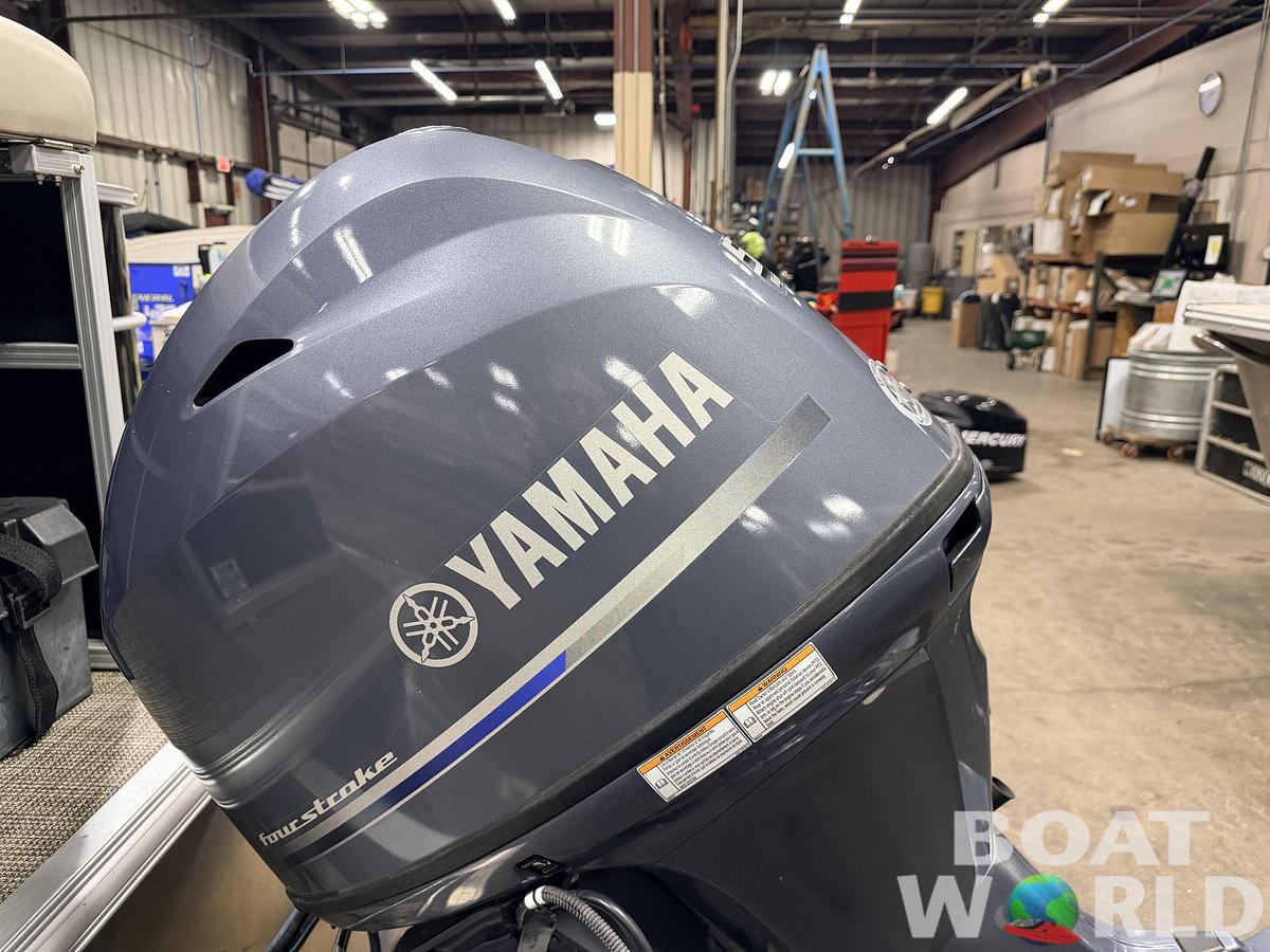 Used 2015 Sylvan Mirage 820 Cruise Special Edition Pontoon