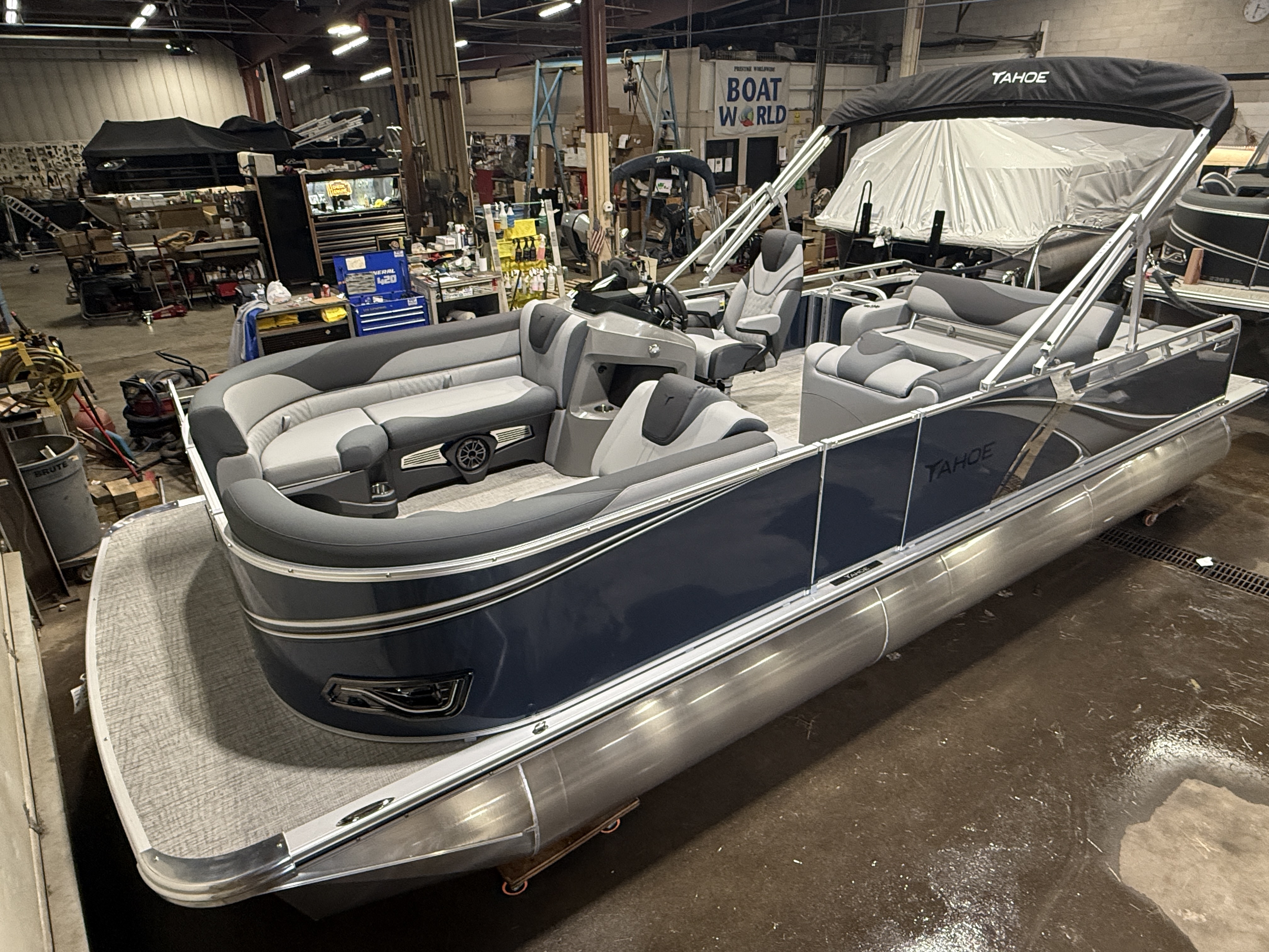 2026 Tahoe Pontoons LTZ 2385 Swingback (VRB) 