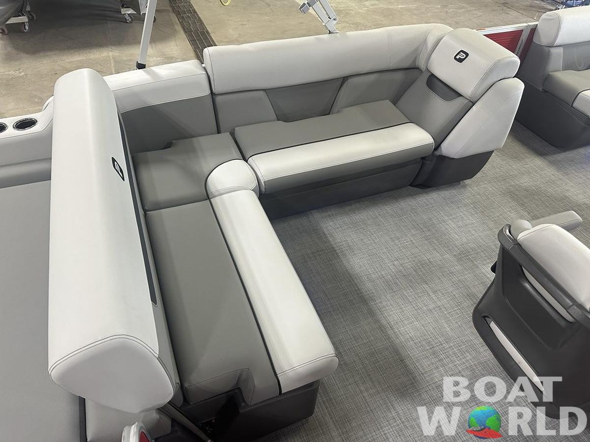 2025 Princecraft Vectra 21 RL Swingback Lounge Pontoon & Mercury 4-Stroke EFI