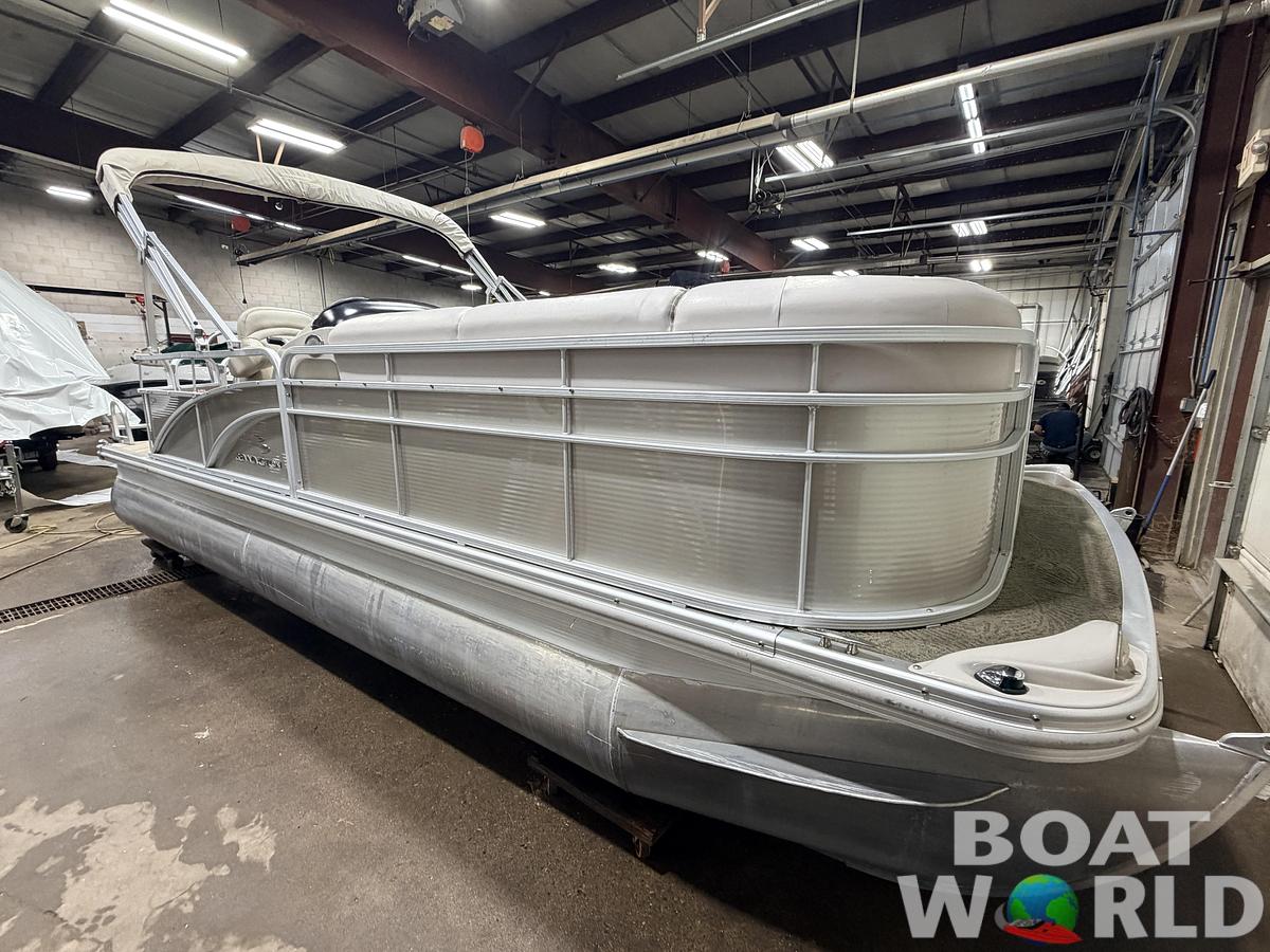 Used 2014 Bennington 21 SLX & 90HP Yamaha 4Stroke -$19,995