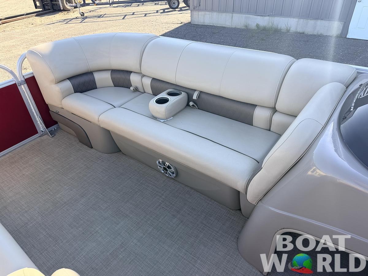 Used 2023 Sun Tracker Party Barge 20 DLX & 90HP Mercury 4Stroke -$27,995