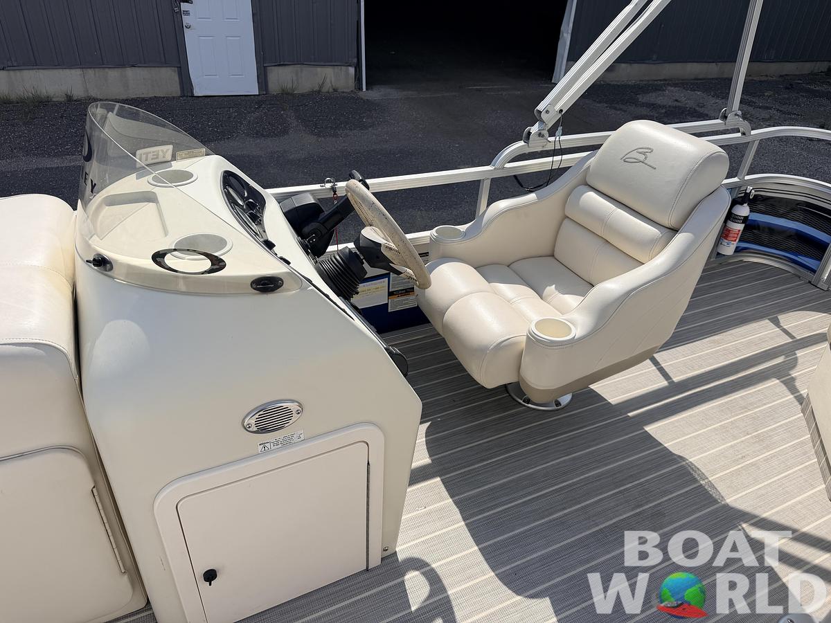 Used 2000 Bennington 2275 LX & 50HP Mercury 4Stroke -$12,995