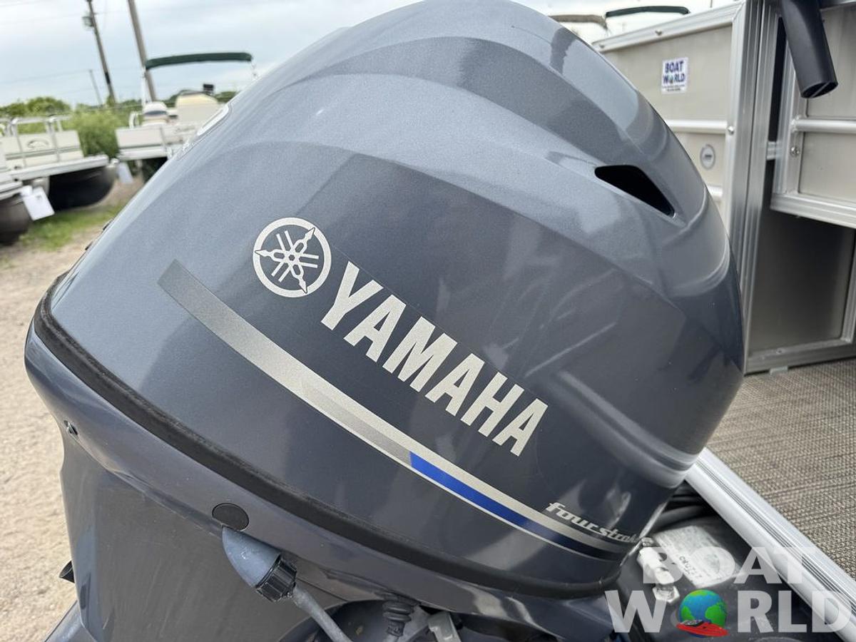 Used 2017 Sylvan 820 Cruise-n-Fish Pontoon