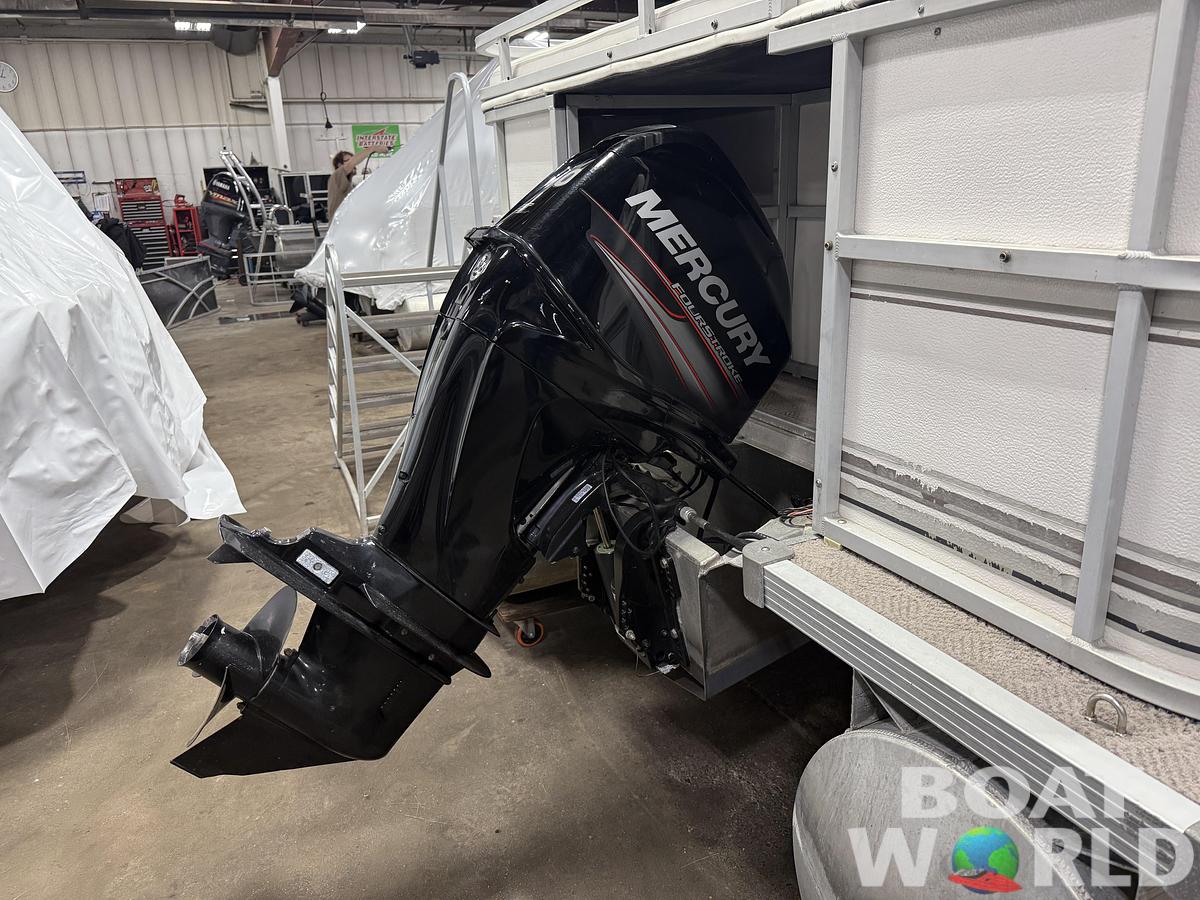 Used 2001 Manitou Legacy 240 & 2017 Mercury 4Stroke EFI $12,995