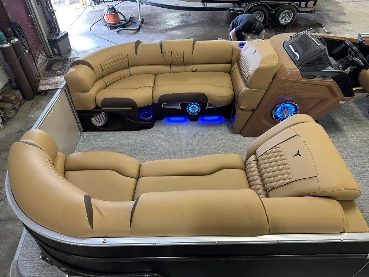 2025 Tahoe Pontoons Cascade 2385 Quad Lounge Shift SS Tritoon & Honda 4-Stroke EFI