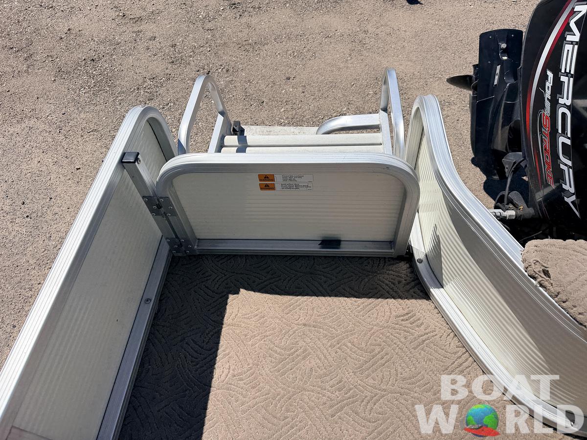 Used 2001 Lowe SunCruiser Trinidad 204 & 50HP Mercury 4Stroke -$11,995