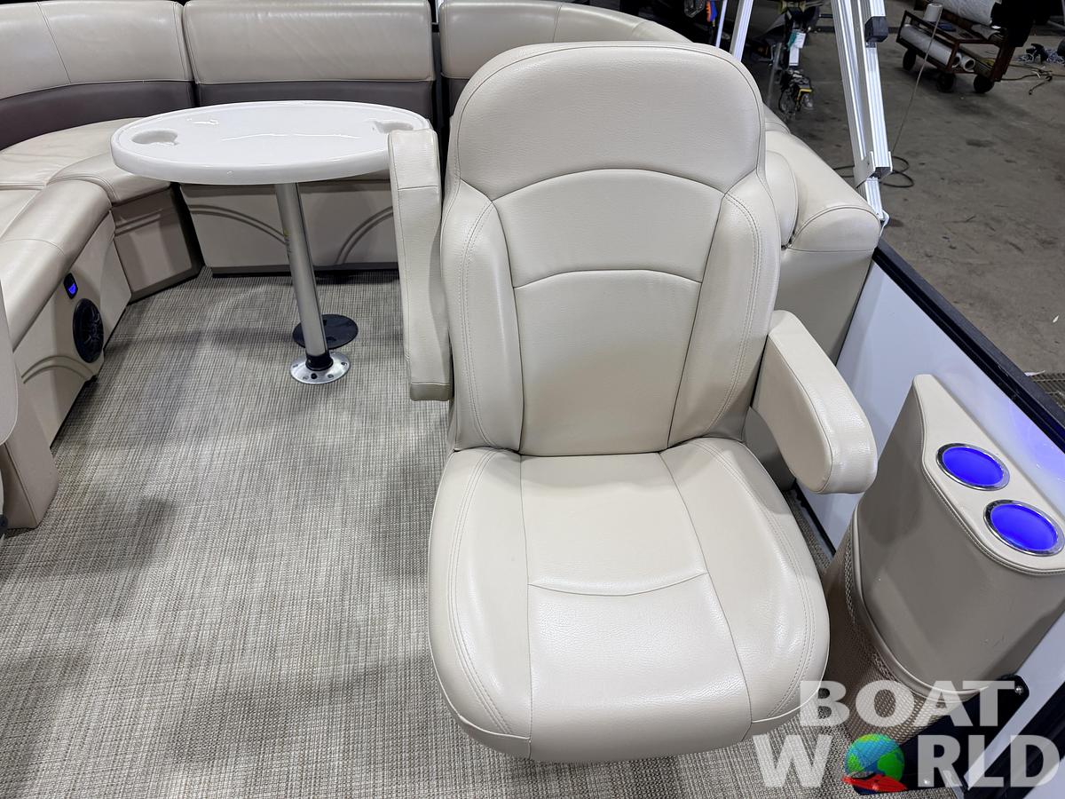 Used 2022 Bentley Pontoons Legacy 200 Navigator Quad Lounge & 100HP Honda 4Stroke -$34,995