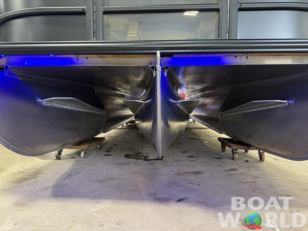 2026 Bentley Pontoons Elite 223 Swingback Tritoon