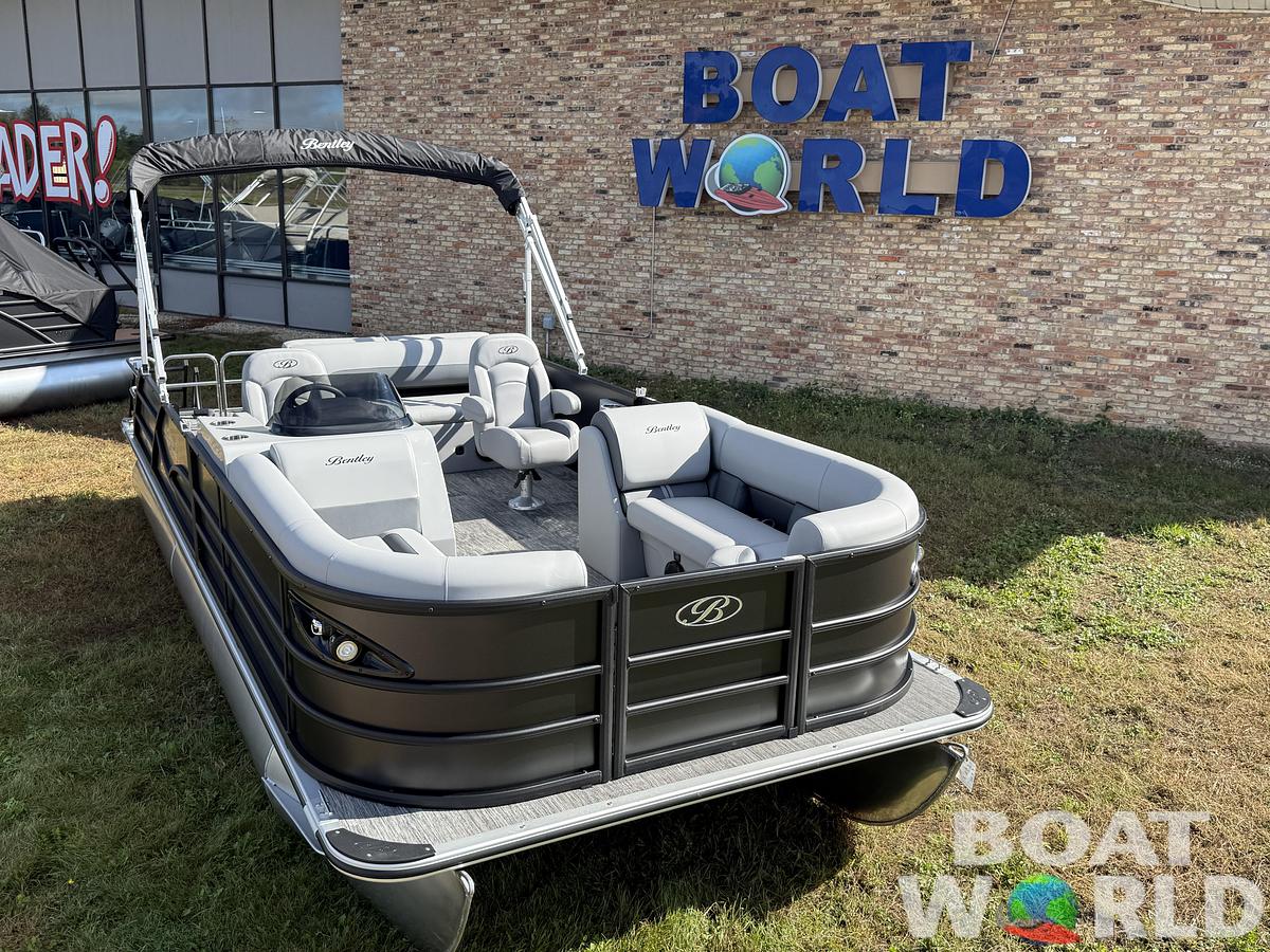2026 Bentley Pontoons Legacy 220 Swingback 