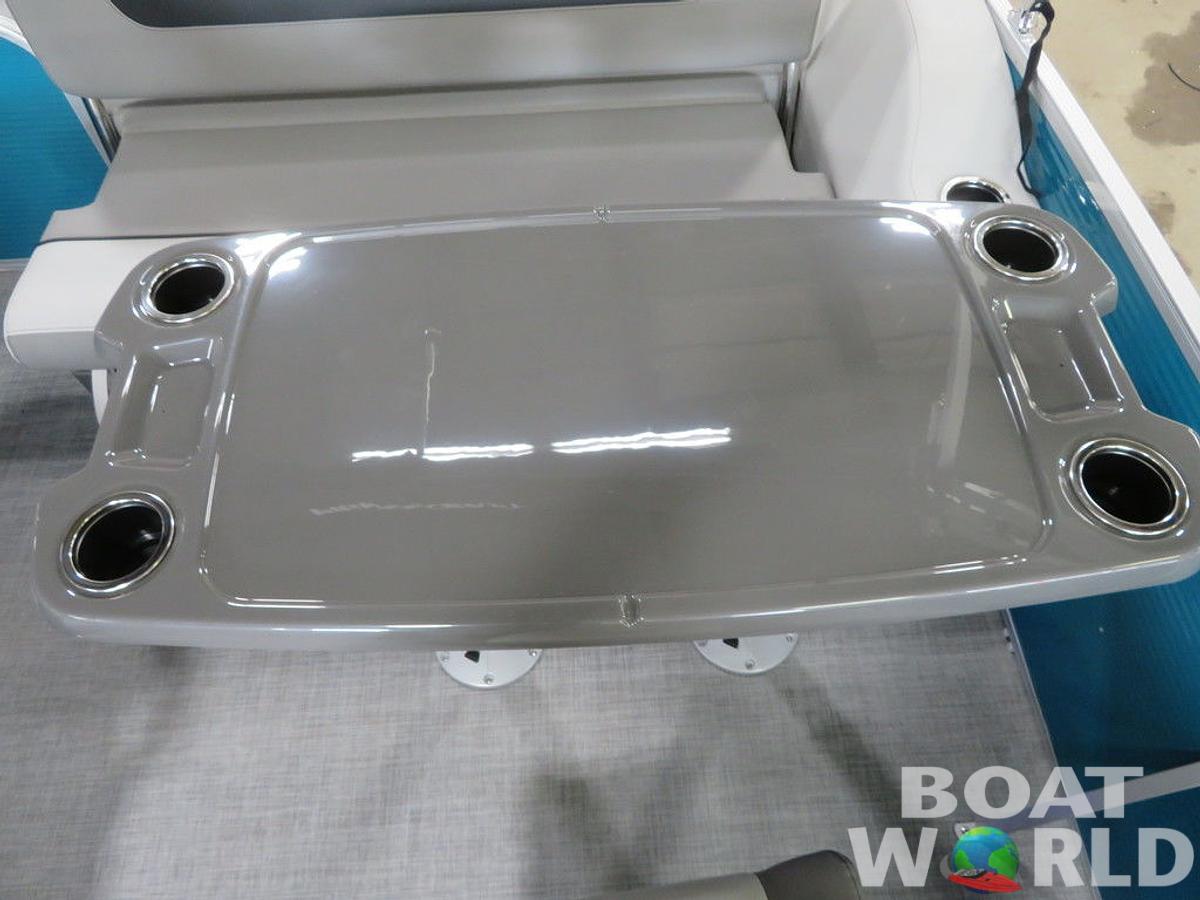 2025 Princecraft Vectra 23 RL SS Swingback Pontoon & Mercury 4-Stroke EFI