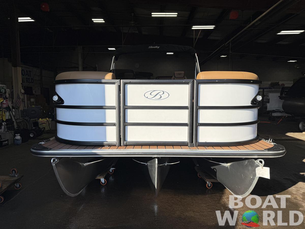 2026 Bentley Pontoons Legacy 223 Swingback Tritoon 