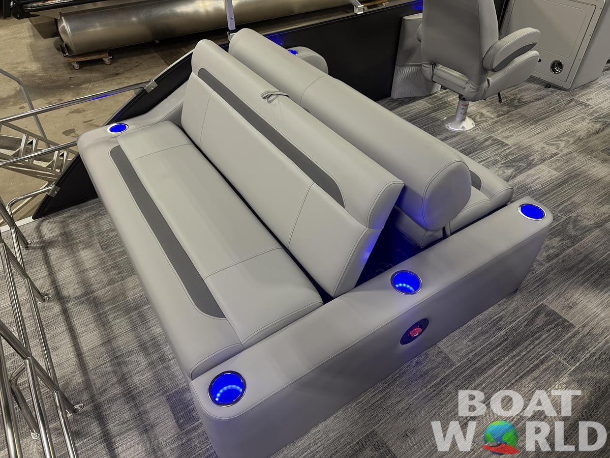 2026 Bentley Pontoons Legacy 220 Swingback & 4-Stroke EFI