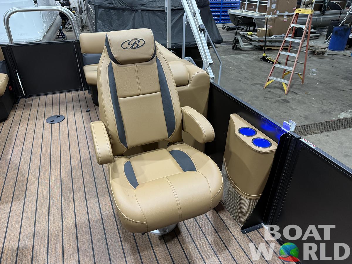 2026 Bentley Pontoons Legacy 223 Navigator DL Quad Lounge Tritoon 